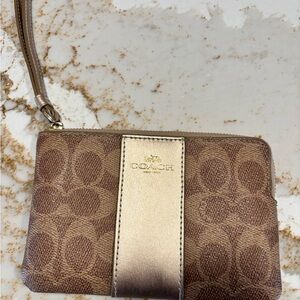 Coach Signature Corner Zip Wristlet